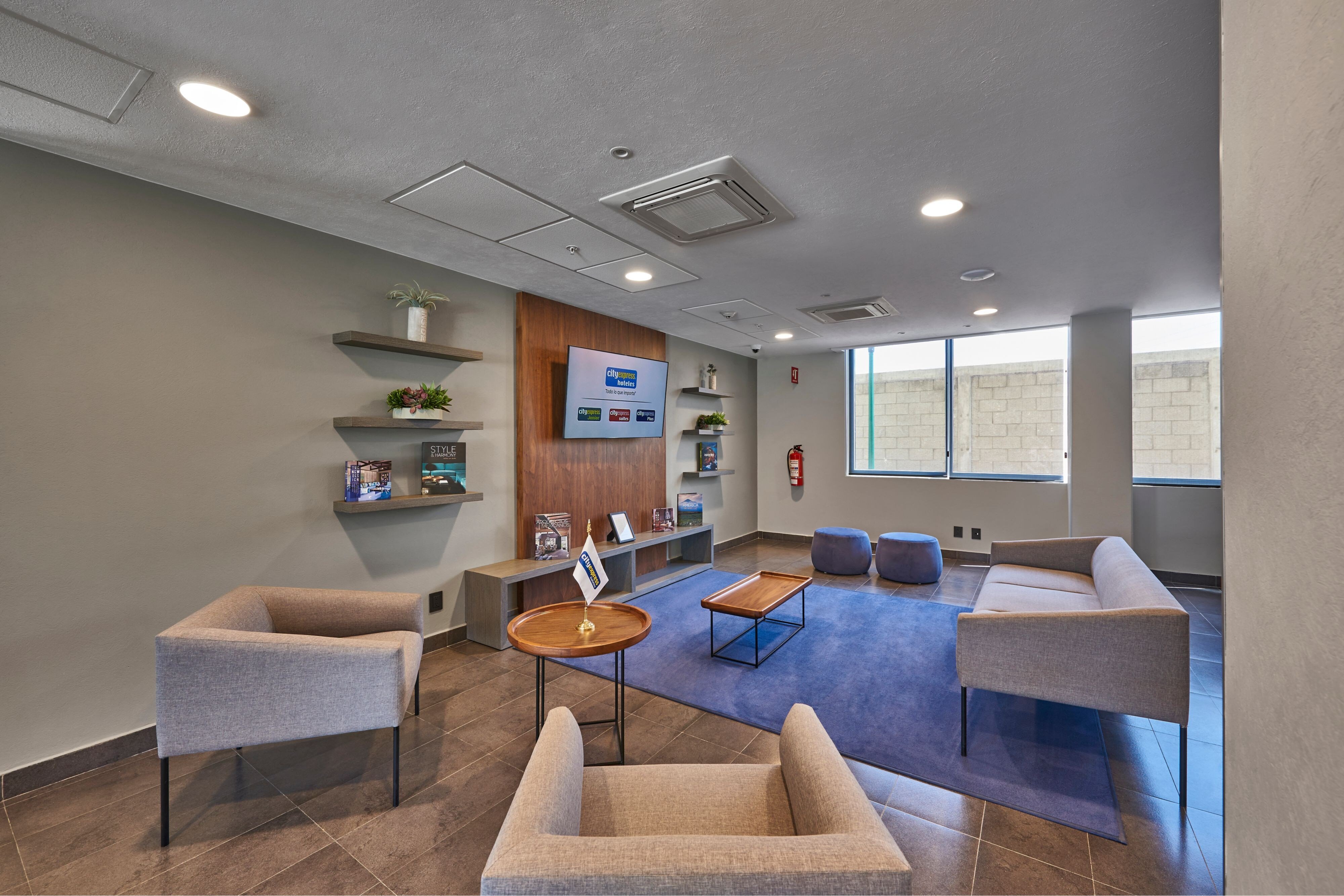 City Express by Marriott Celaya Galerias-guestroom-Living Area.jpg