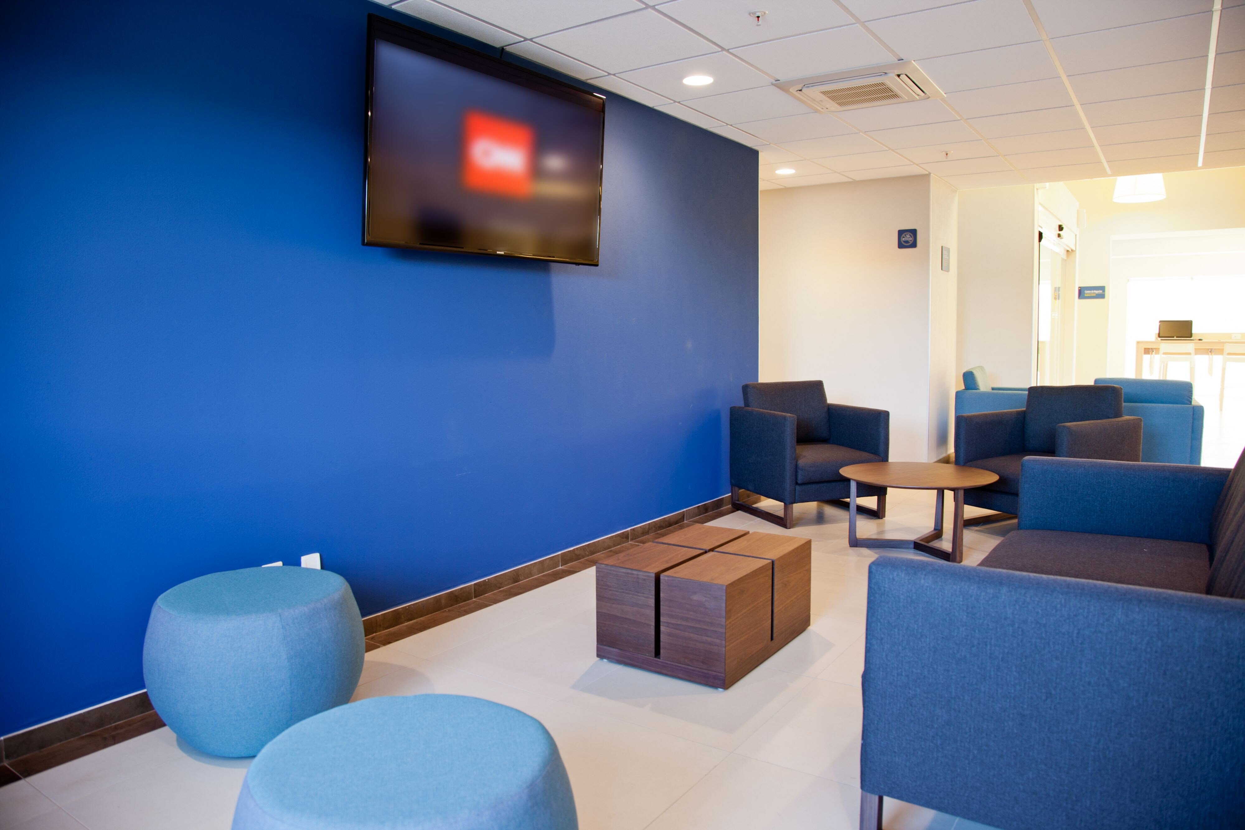 City Express by Marriott Apizaco-guestroom-Living Area.jpg