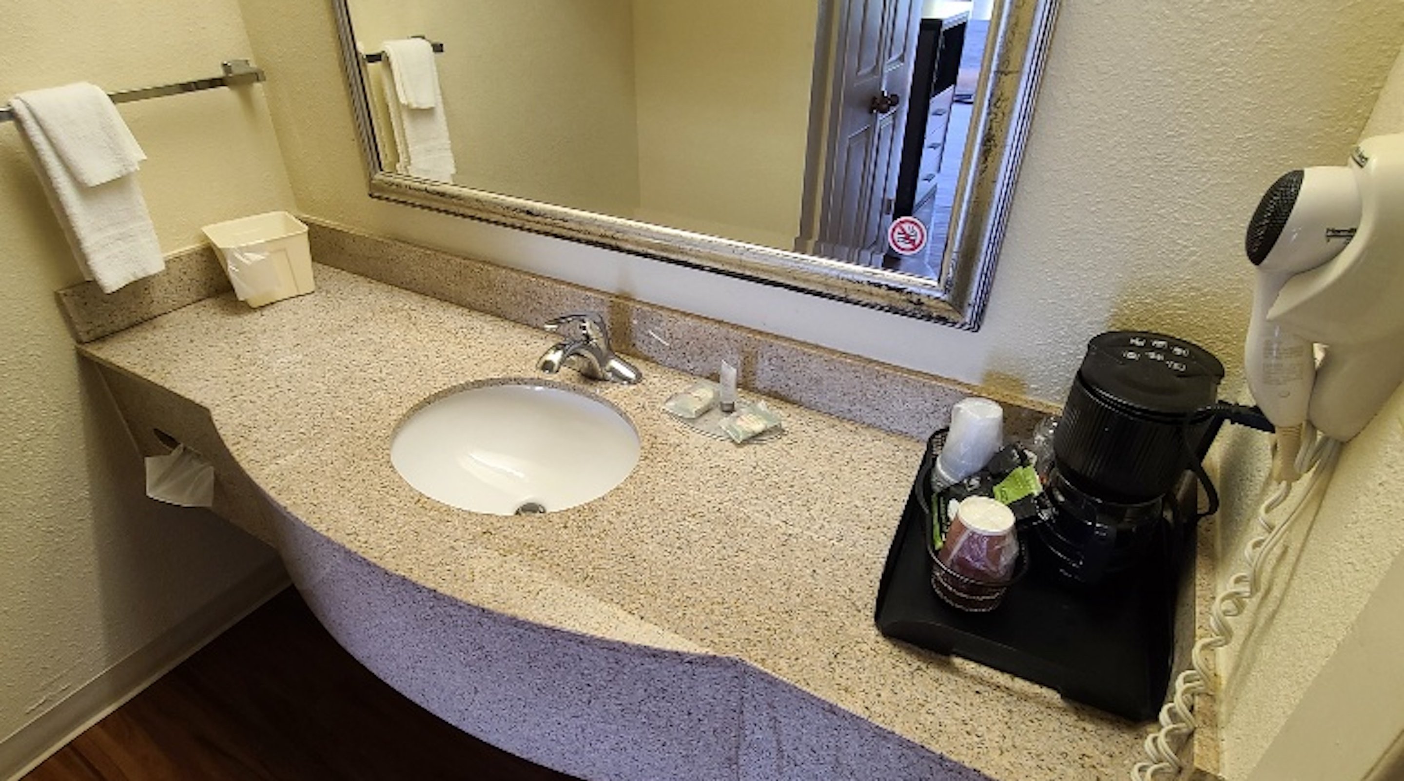 RED ROOF SUITES CORNELIUS-guestroom-Vanity Bath.jpg