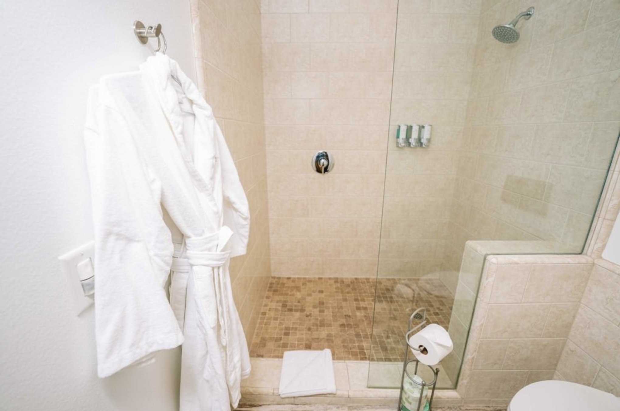 IDLEWILD KING TWIN SLEEPER FULL Bathroom