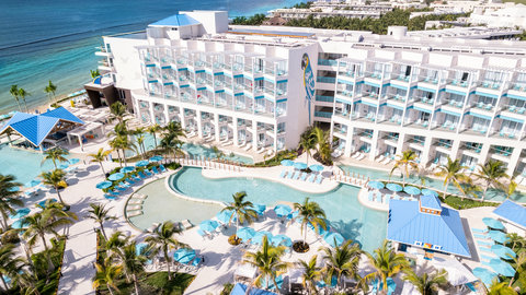 Swim Up Pool MA Generallovierview Ange