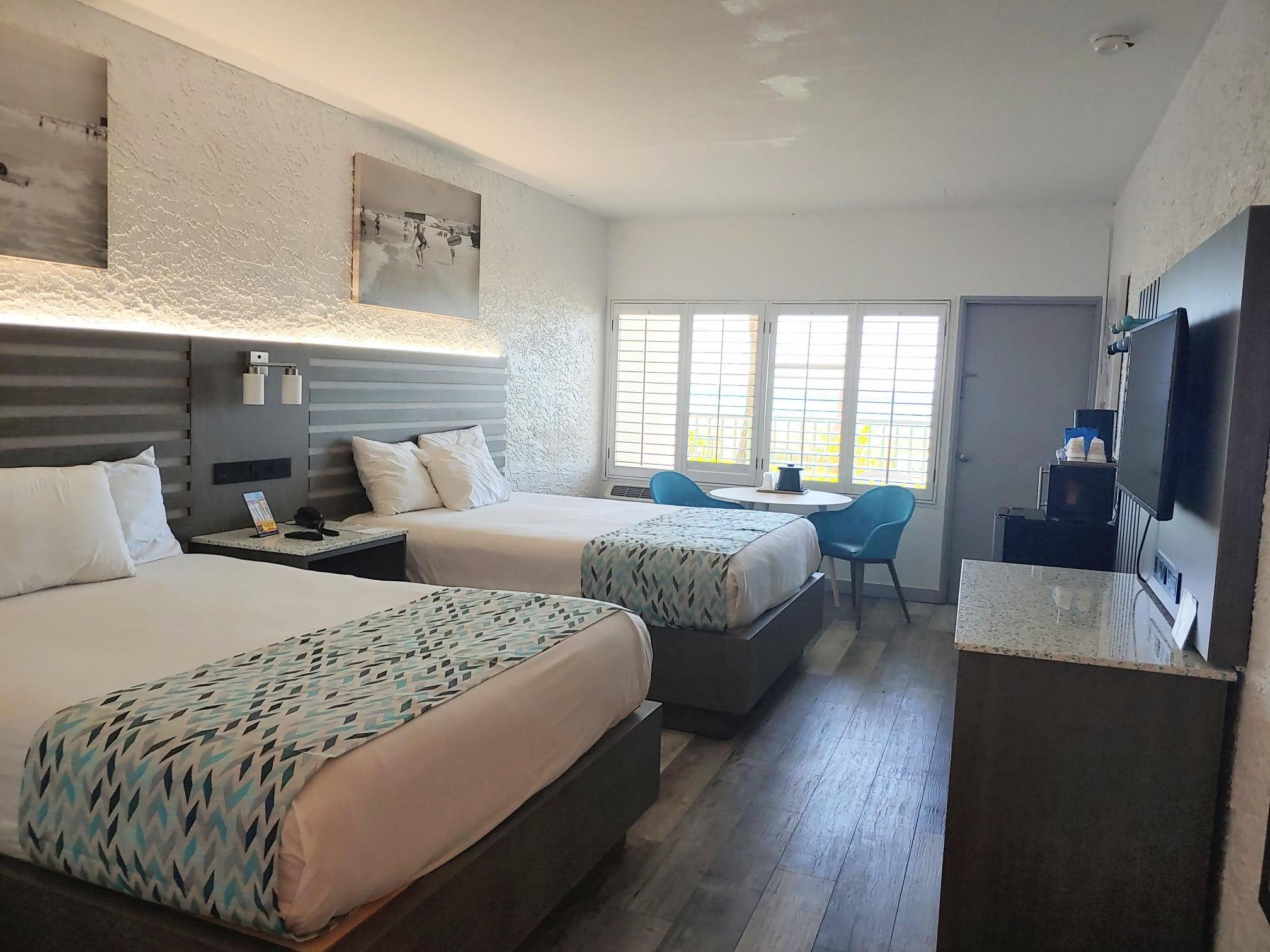 CASA LOMA HOTEL-guestroom-Double Room.jpg