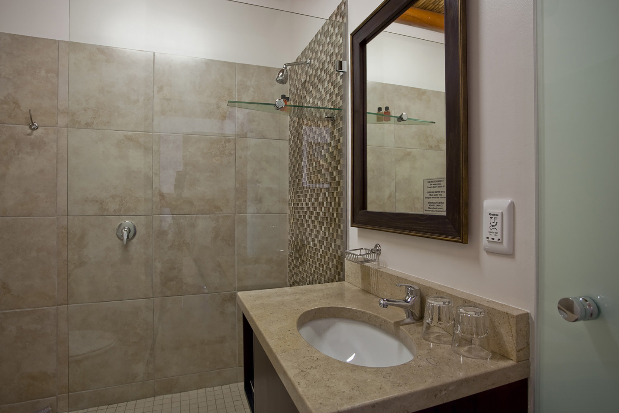 Oakhurst Manor House Hotel-guestroom-Deluxe Room Bathroom.jpg