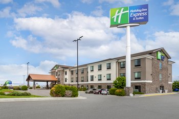 Holiday Inn Express & Suites Belgrade