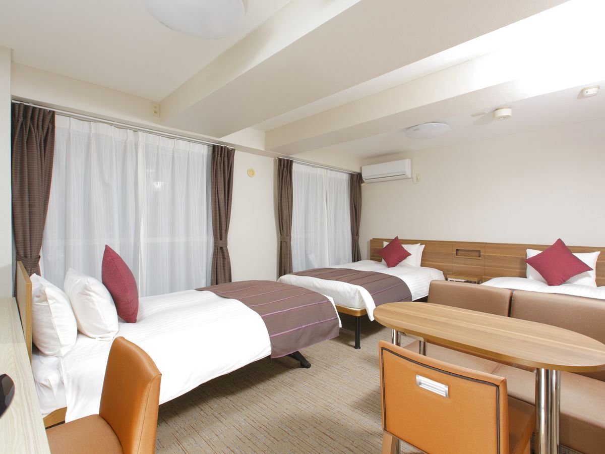 MYSTAYS UENO IRIYAGUCHI-guestroom-Delux Triple.jpg