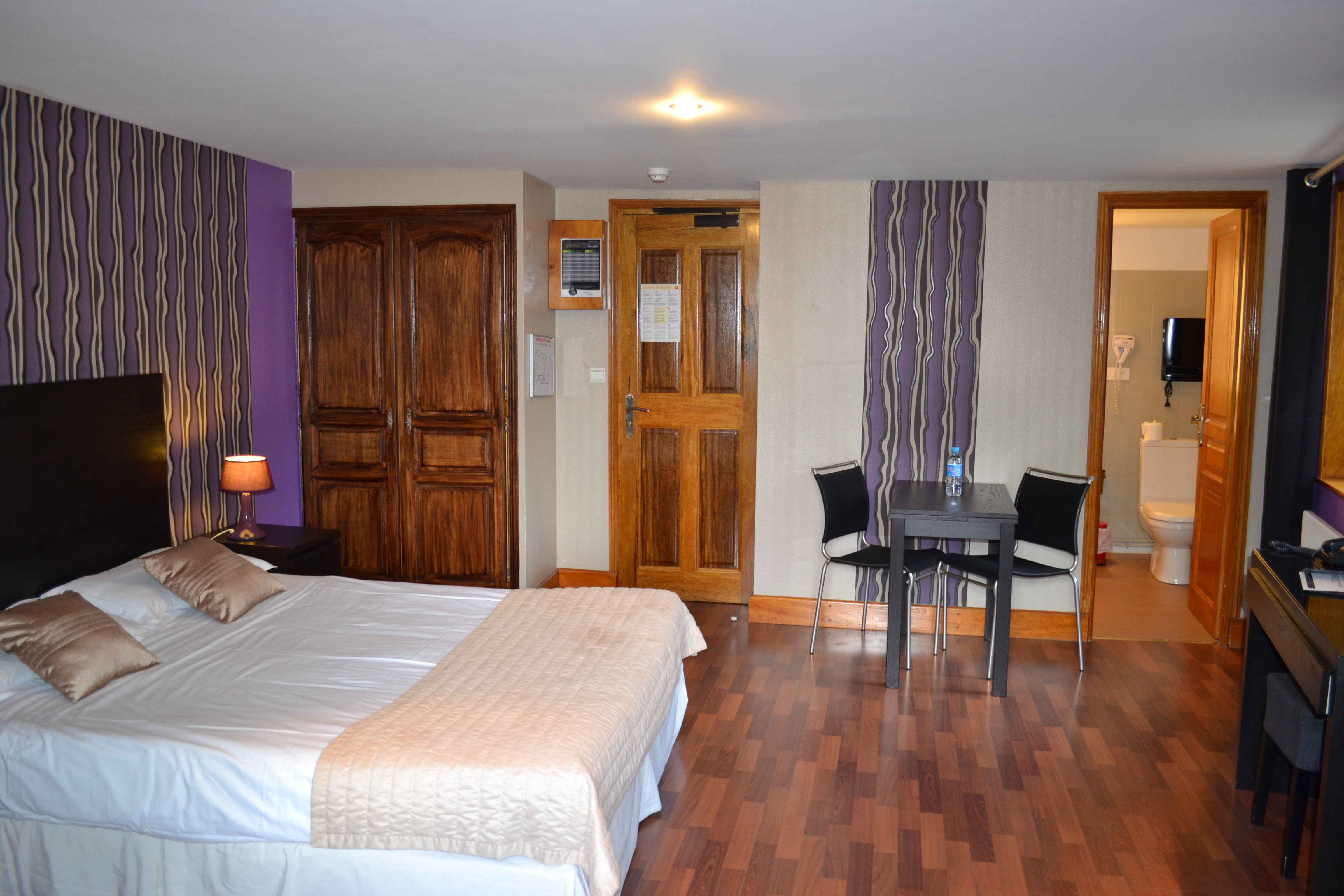 LE DOMAINE DES CIGOGNES-guestroom-Double Room.jpg