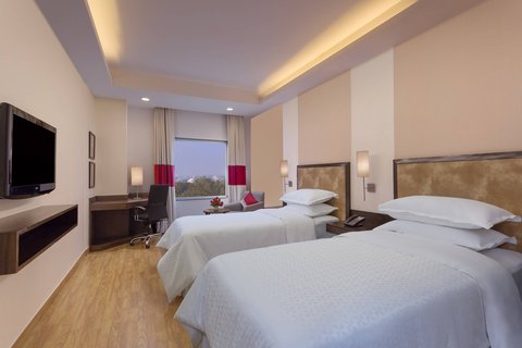 Twin/Twin Premiere Guest Room