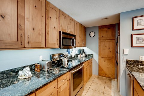 Lakeside 4BR