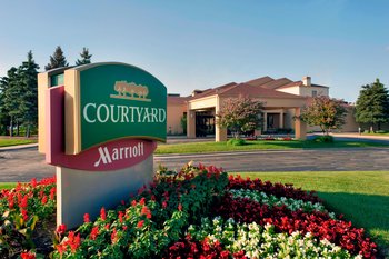 Courtyard by Marriott Chicago Waukegan/Gurnee