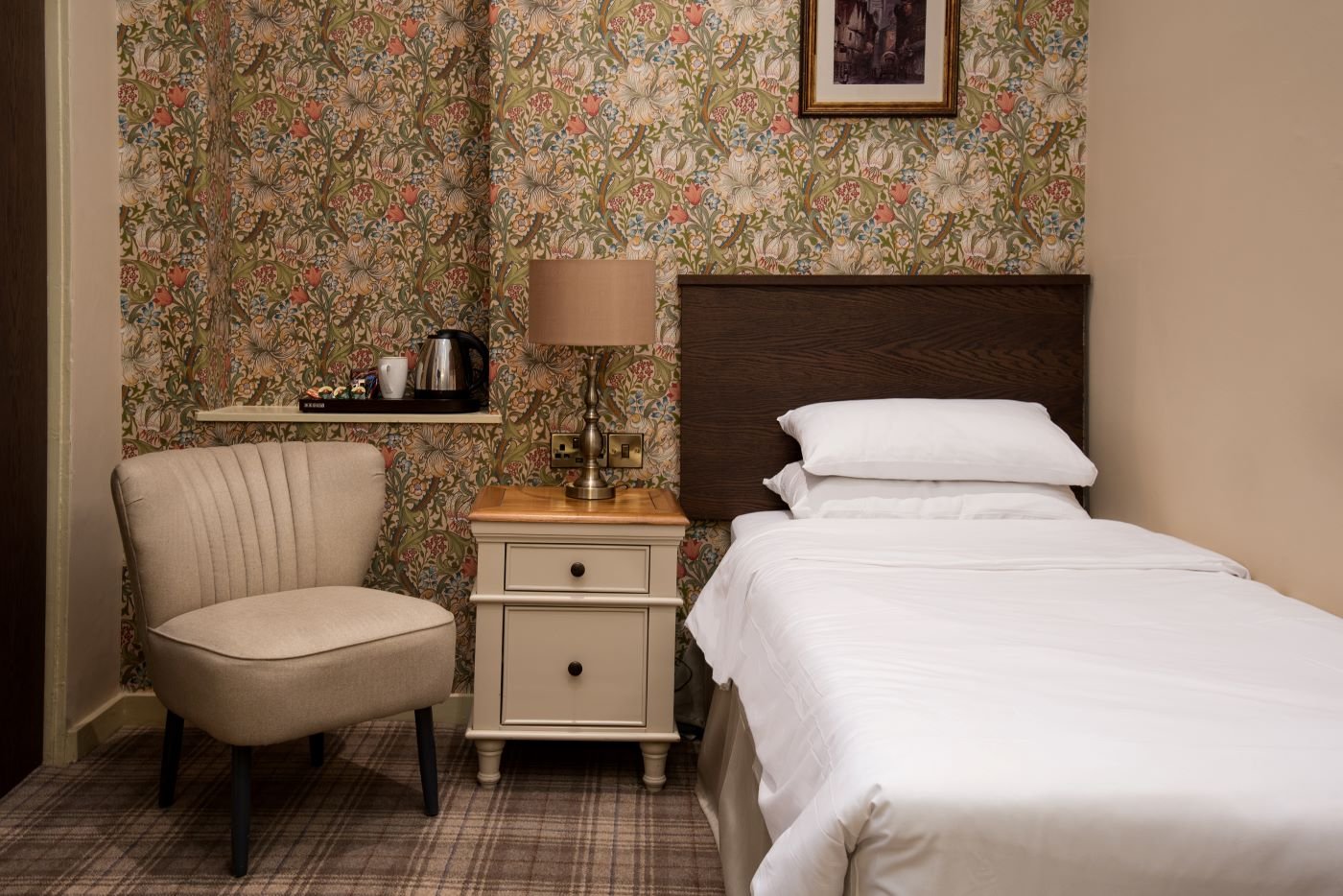 Tynemouth Castle-guestroom-Examplesingle.jpg