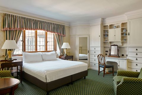 HANBURY MANOR MARRIOTT HOTEL - Photo 5