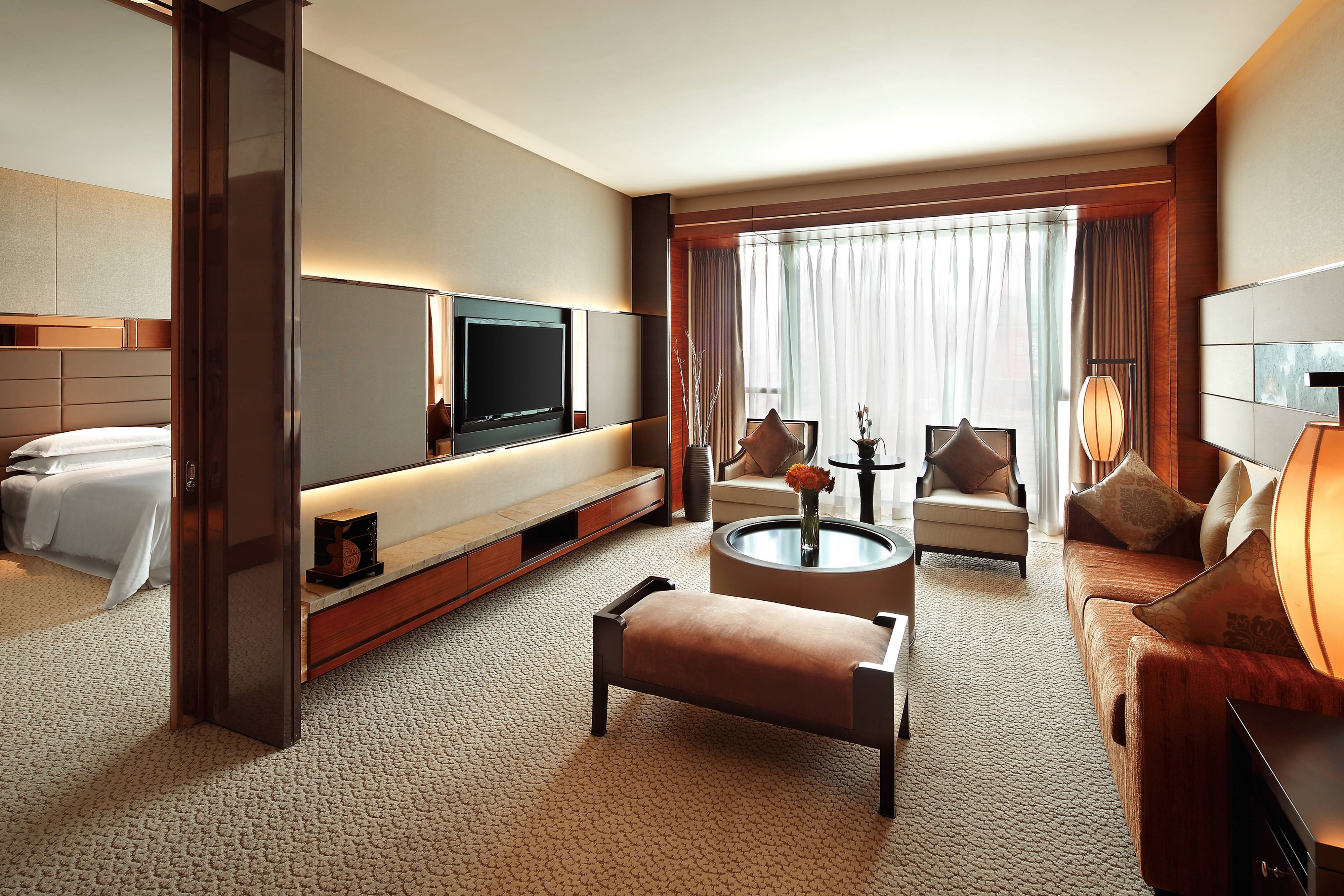 Sheraton Hefei Xinzhan Hotel-guestroom-Club & Deluxe Suite - Living Room.jpg