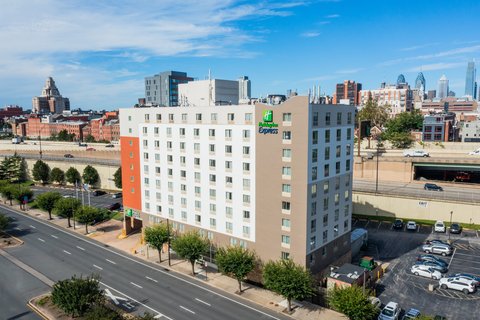 Stay with us on your next visit to Philadelphia!