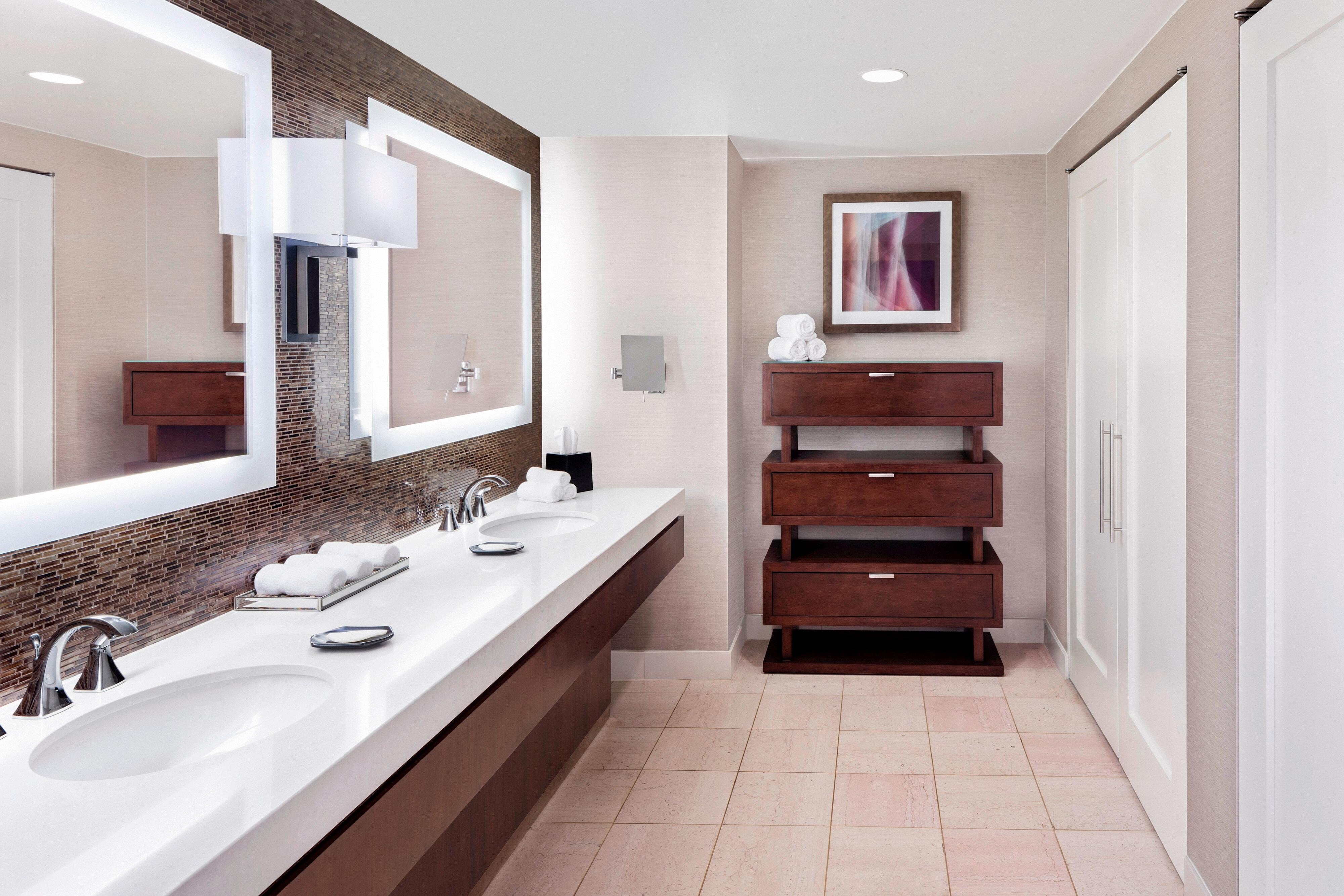 Governors Suite - Bathroom