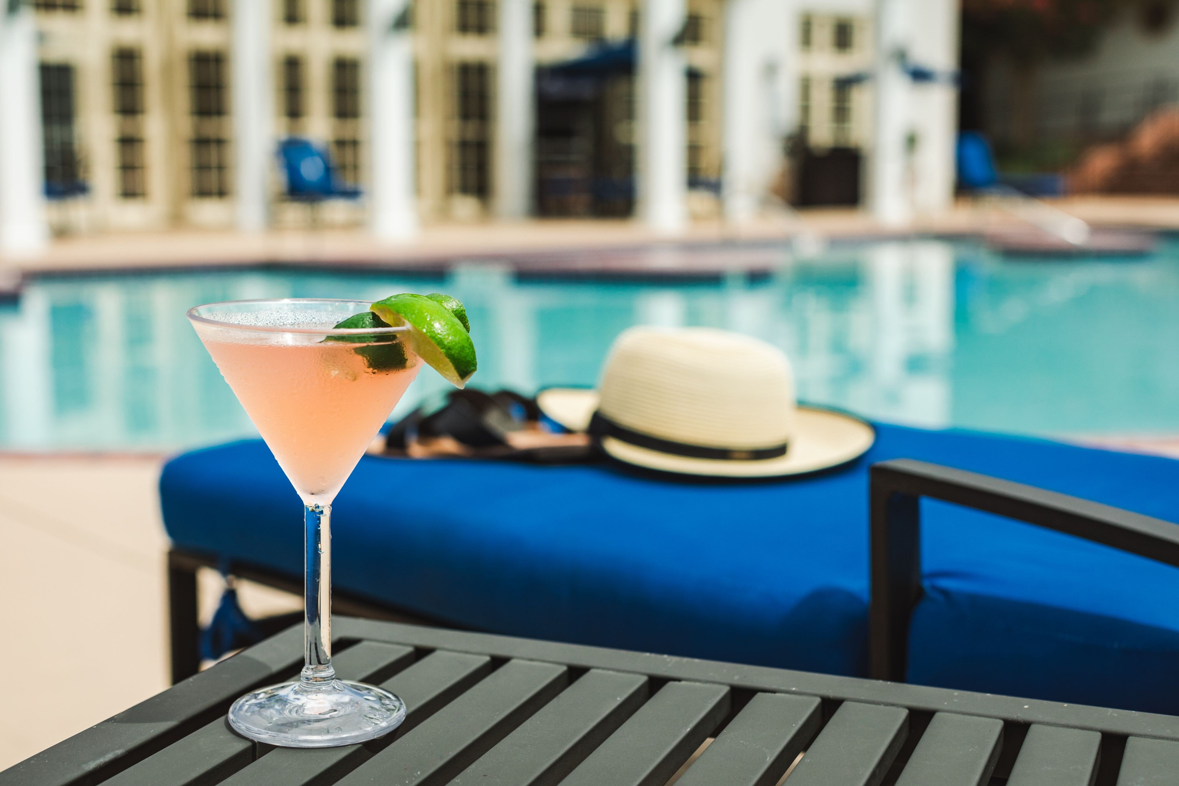 Outdoor Pool - Cocktail