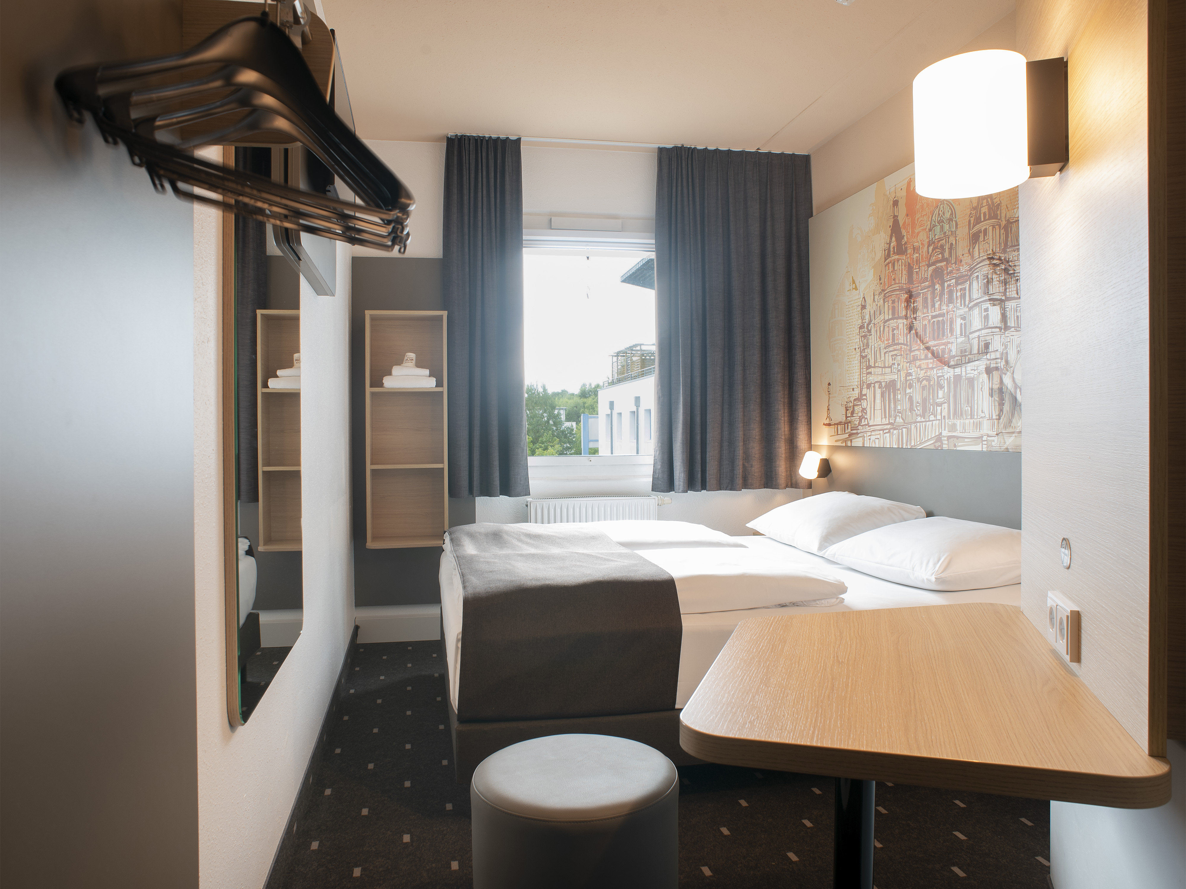 B&B HOTEL SCHWERIN-SUD-guestroom-Hotel Schwerin Sued Doubleroom.jpg