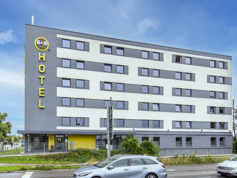 Hotel Regensburg Front