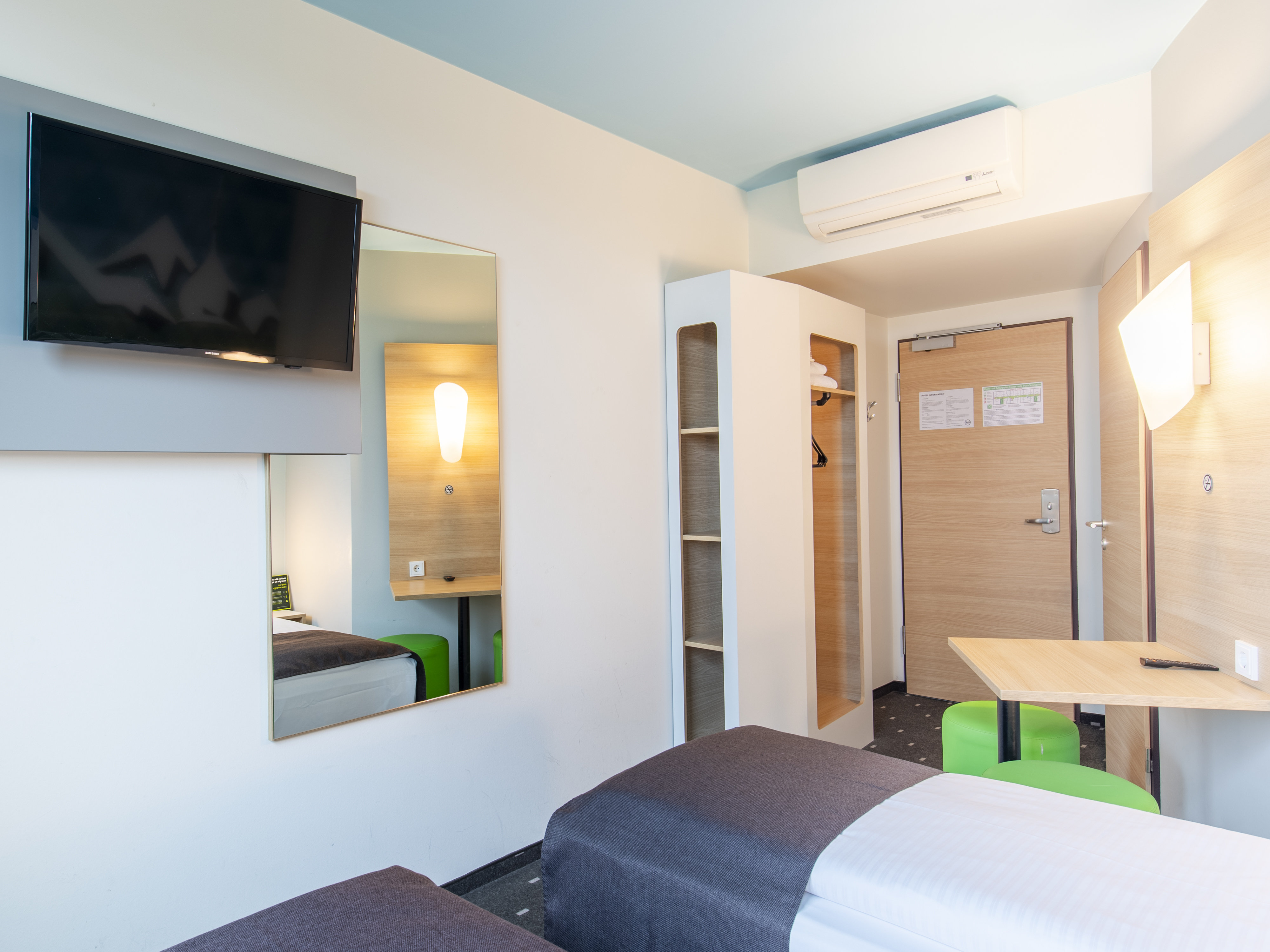 B&B HOTEL ROSENHEIM-guestroom-Hotel Rosenheim Bedroom.jpg
