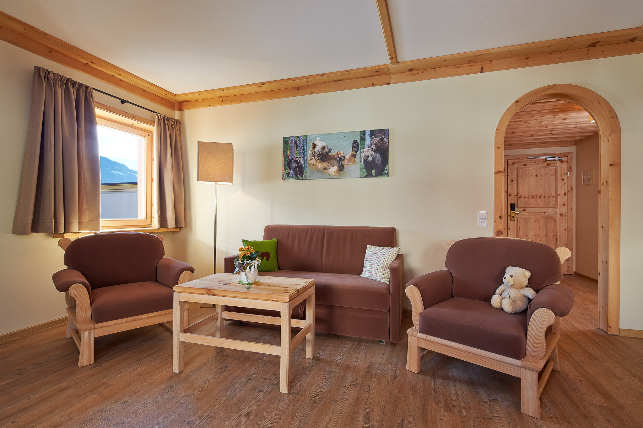 DAS HOPFGARTEN FAMILOTEL TIROL-guestroom-Living Room_Braun Bär Apartment.jpg