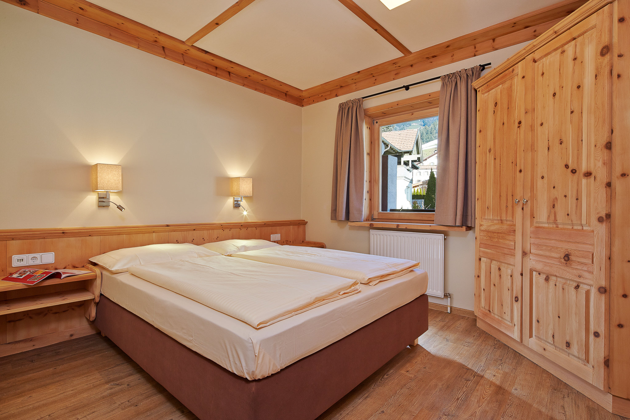 DAS HOPFGARTEN FAMILOTEL TIROL-guestroom-Sleeping Room_Braun Bär Apartment.jpg