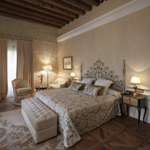 Suite With Terrace And Jacuzzi