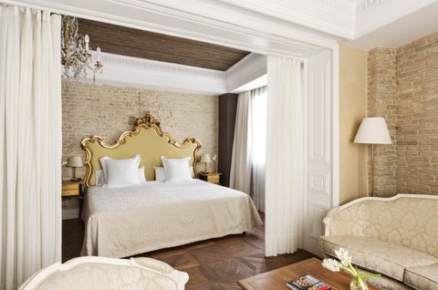 Junior Suite With Jacuzzi