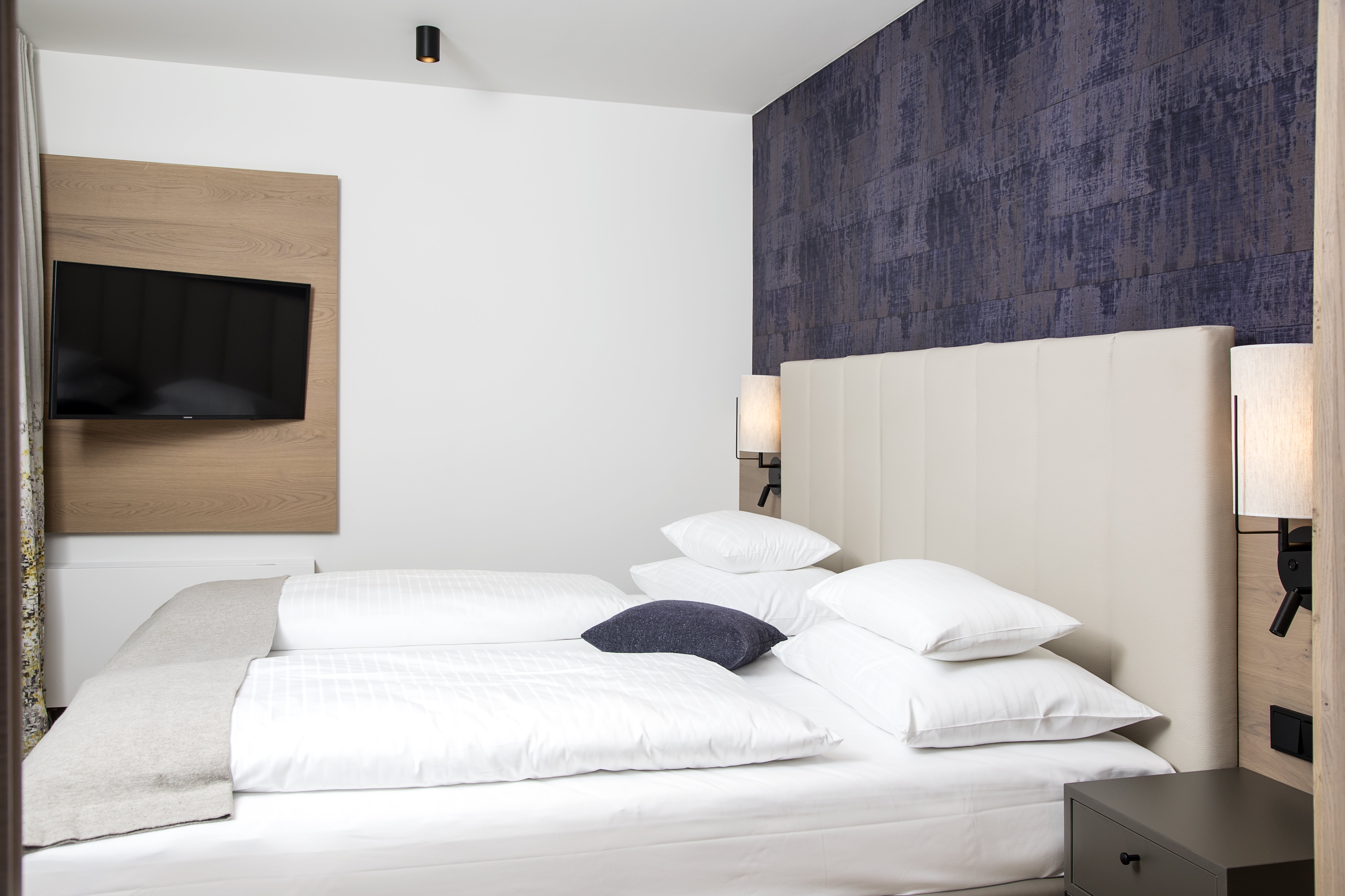 DAS HOHE SALVE SPORTRESORT-guestroom-Suite Landrain.jpg