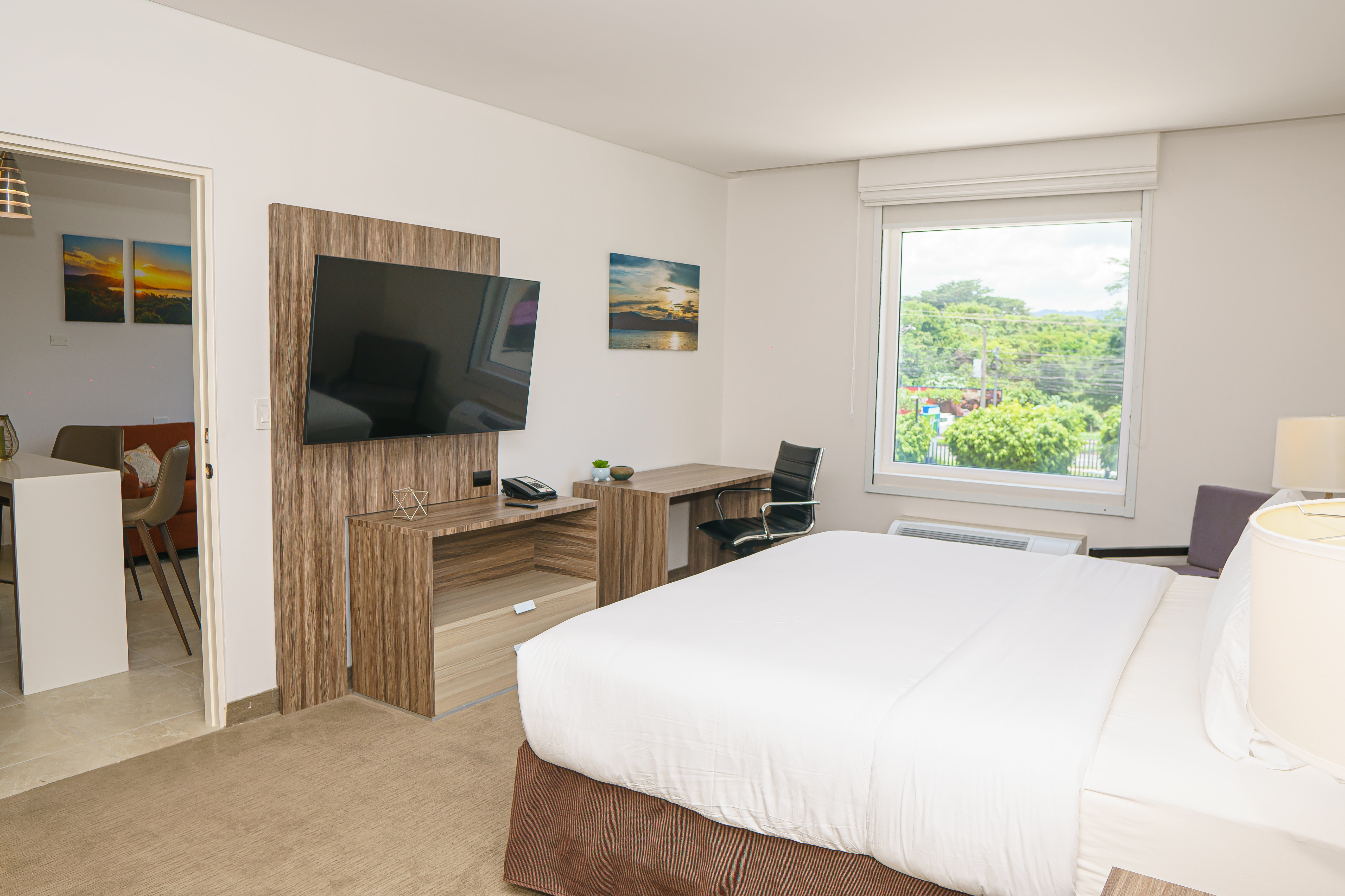 HOLIDAY INN EXP MANAGUA BY IHG-guestroom-King Bed Suite.jpg
