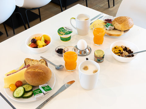 Hotel Luebeck Breakfast