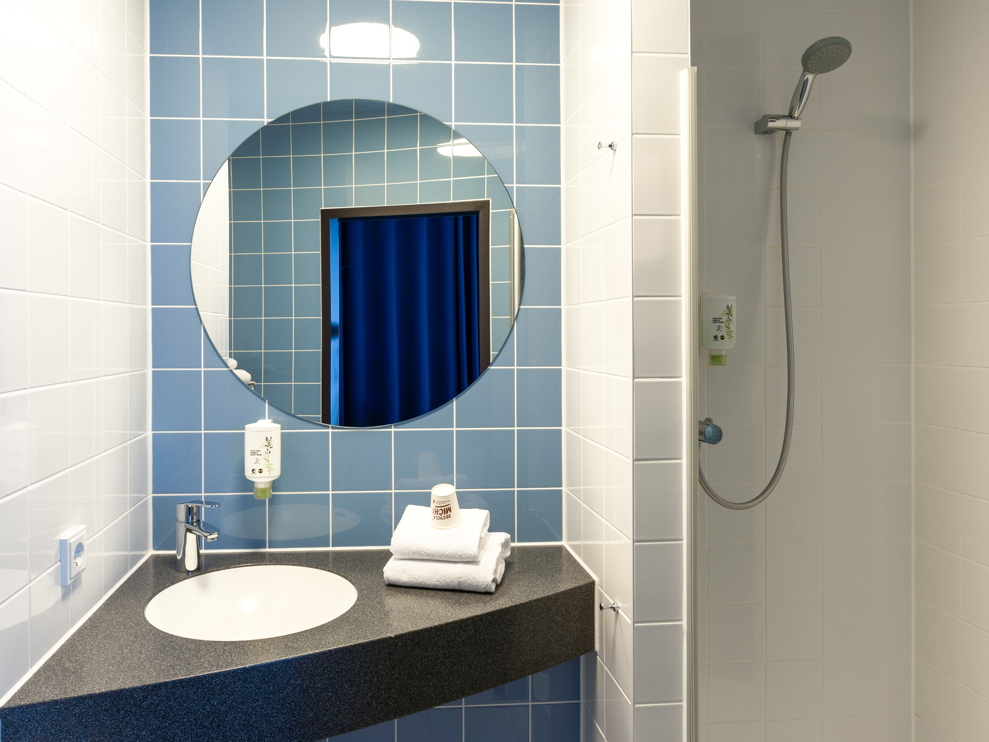 B&B HOTEL BRAUNSCHWEIG-CITY-guestroom-Hotel Braunschweig City Bathroom.jpg