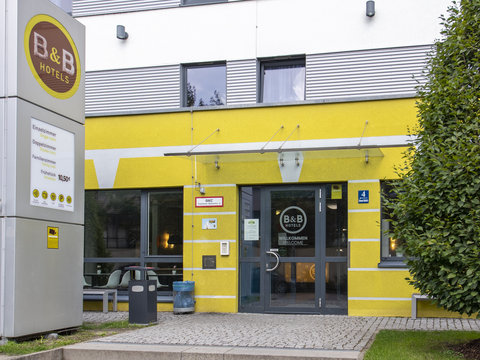 Hotel Muenchen City Nord Entrance
