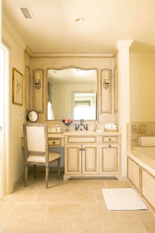 Villas Vanity