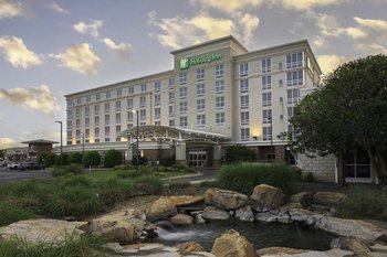 Holiday Inn Ardmore- I-35