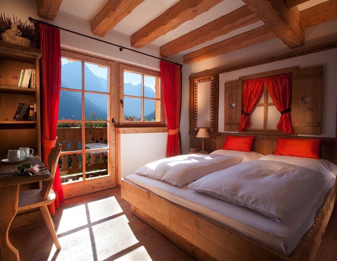 FOGAJARD LOVELY CHALET-guestroom-GUEST ROOM.jpg