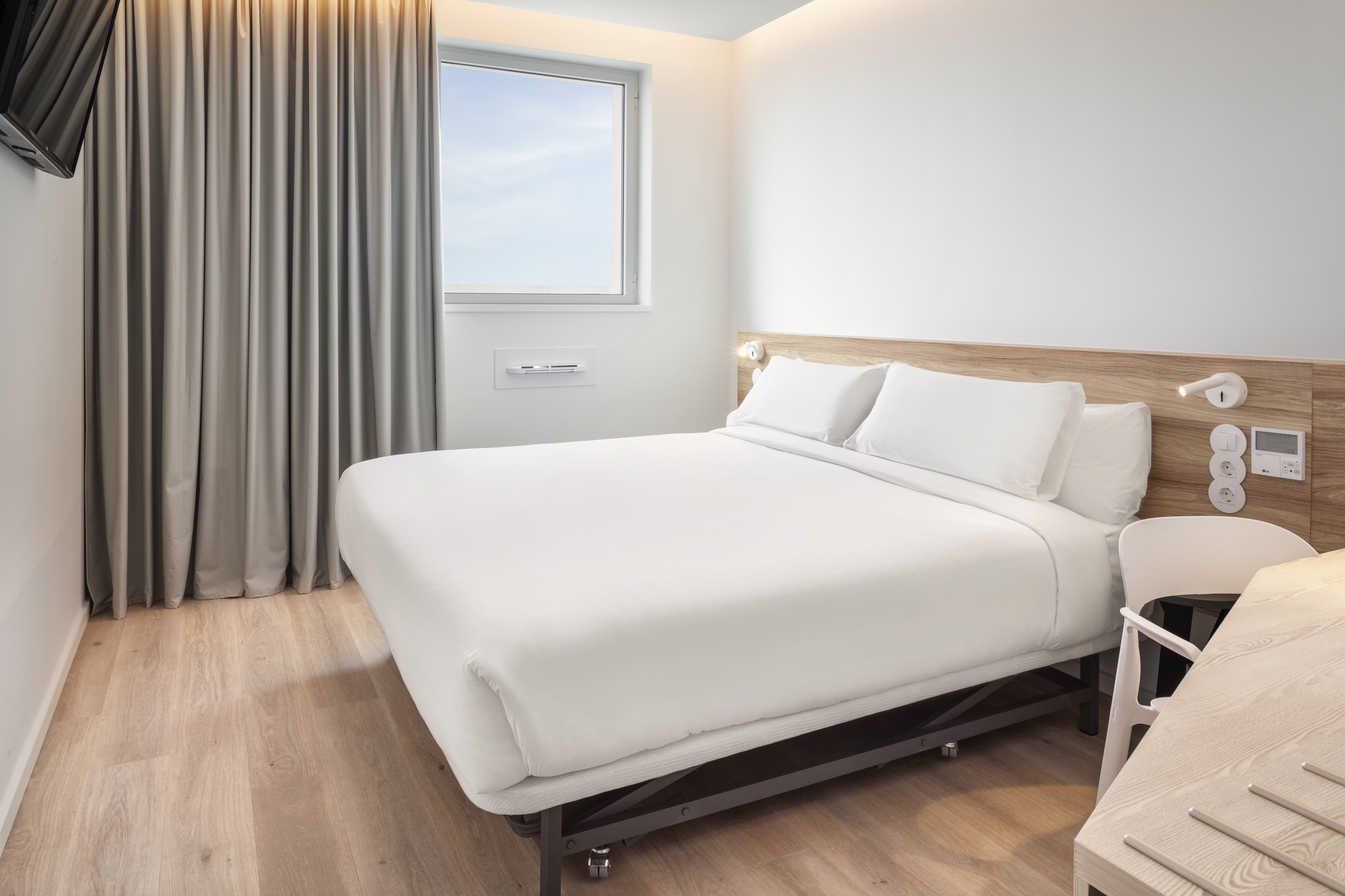 B&B HOTEL VILA DO CONDE-guestroom-Double Room.jpg