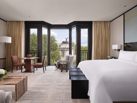 THE PENINSULA LONDON - Photo 41