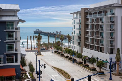 Queen/Queen Suite - Partial Ocean View