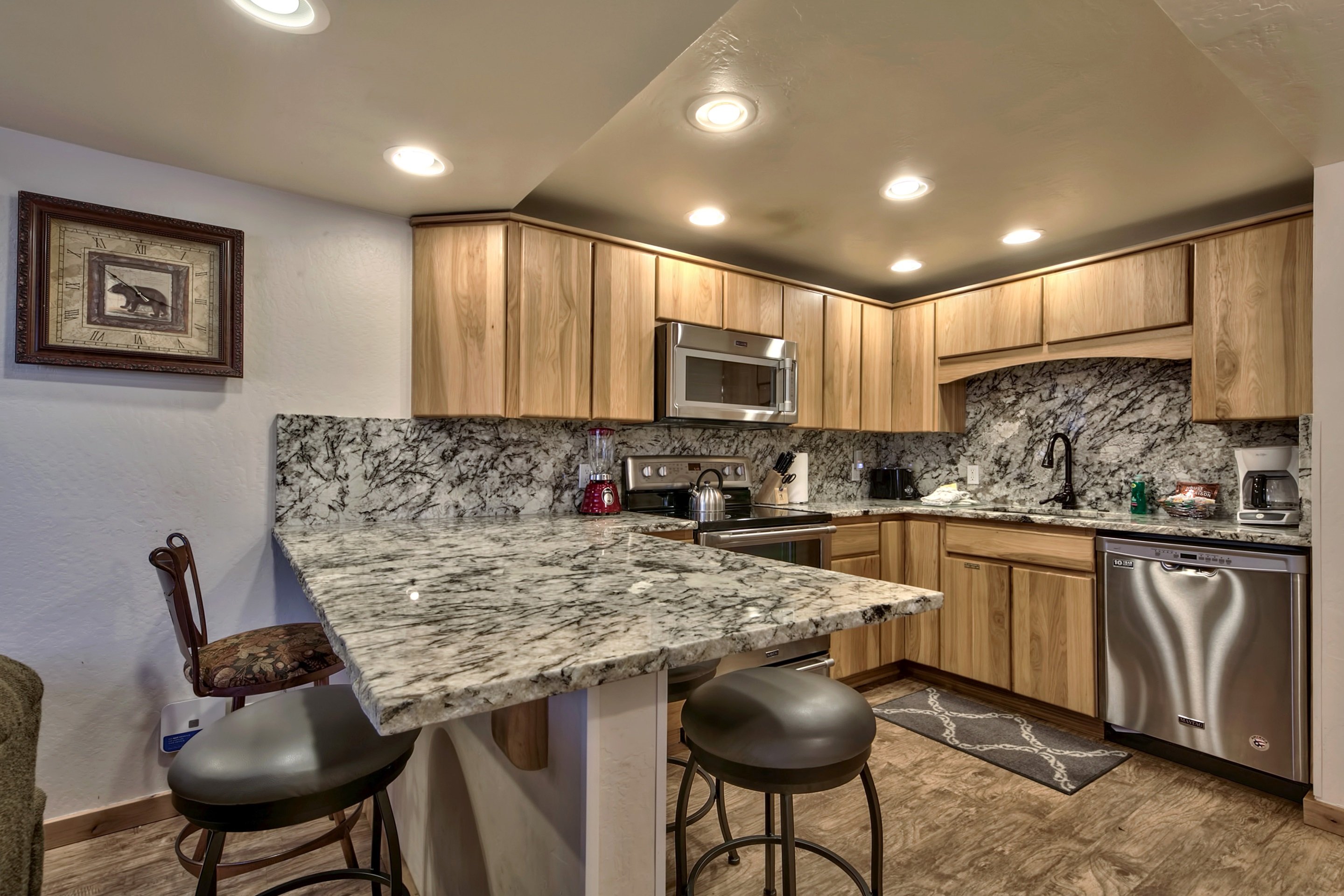LAKELAND VILLAGE AT HEAVENLY-guestroom-1BR + LFT LDG - 315.jpg