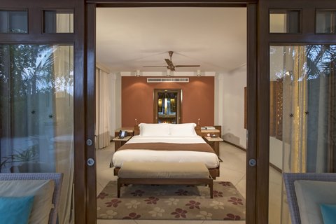 Halaveli Maldives BS Double Storey Beach Villa HD