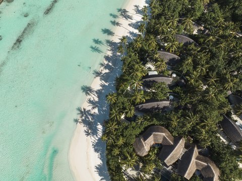 Halaveli Maldives Coconut Aerial HD