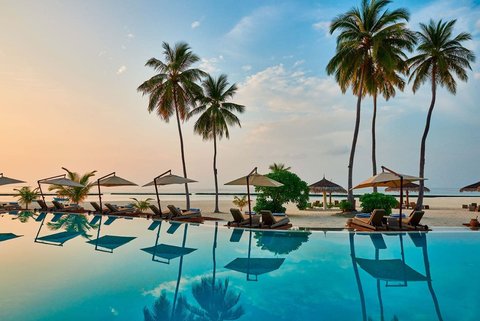 Halaveli Maldives Main Pool