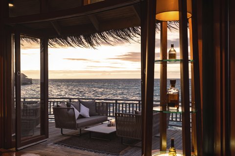 Halaveli Maldives Coconut Jing Bar HD