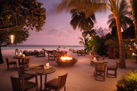 Halaveli Maldives Meeru Restaurant HD