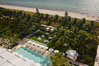 Four Seasons Hotel at The Surf Club