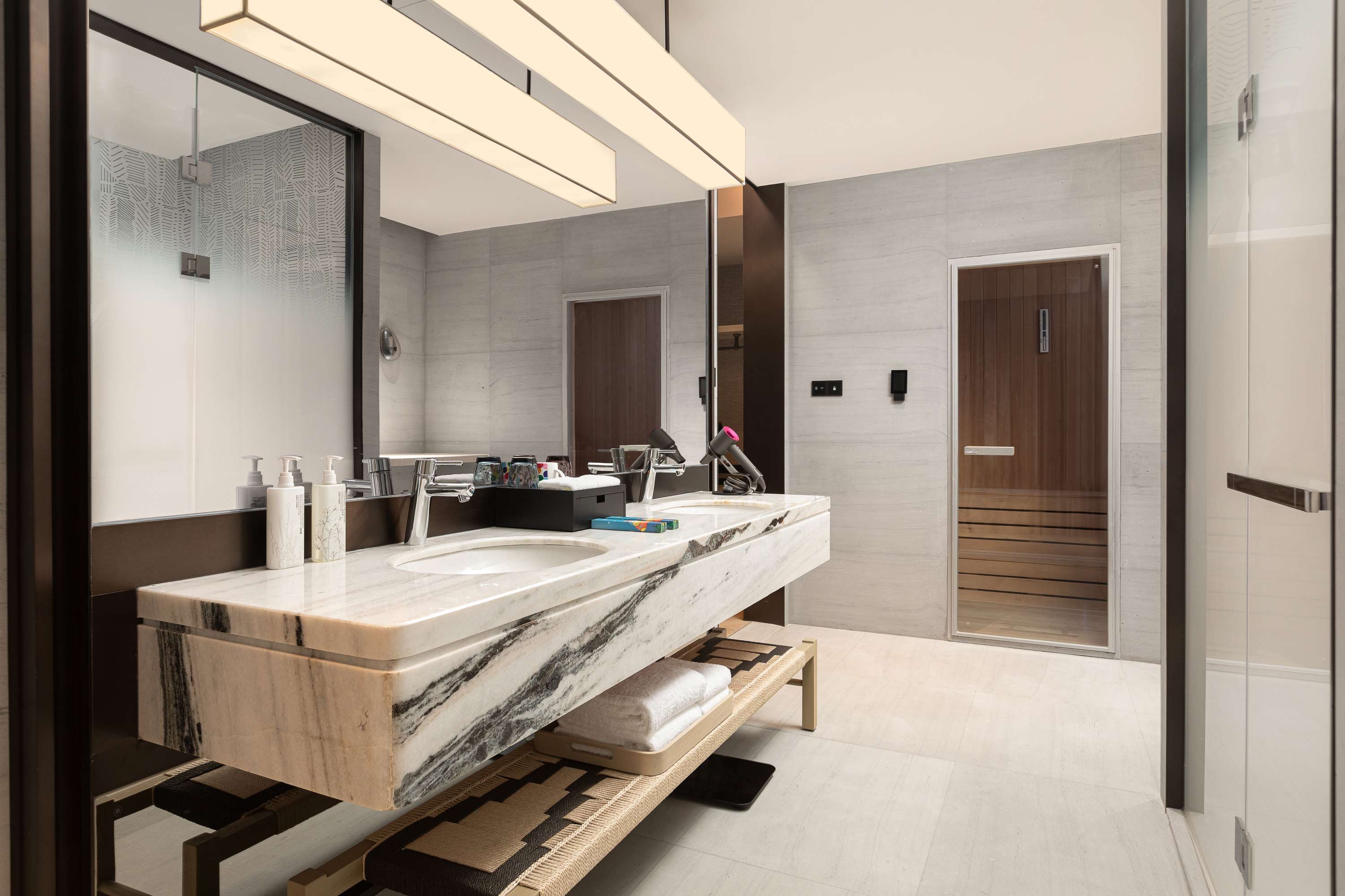 HUALUXE YALONG BAY RESORT-guestroom-Large double vanity in bathroom.jpg