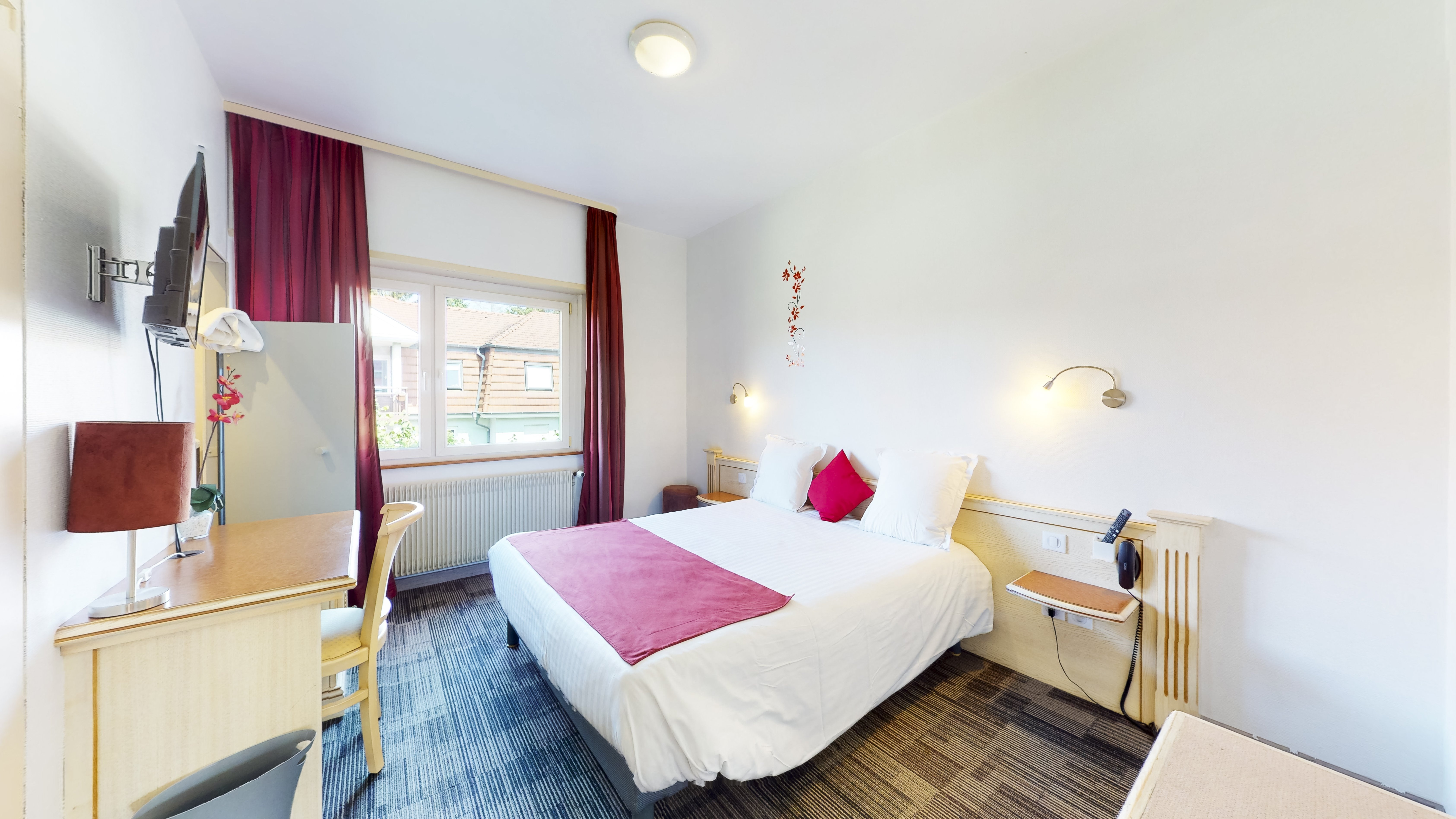 HOTEL COUR DU TONNELIER-guestroom-Room.jpg