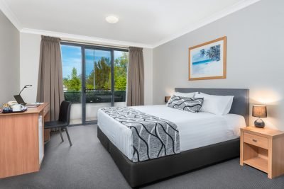 THE BRIGHTON APARTMENTS-guestroom-King or Twin Room.jpg