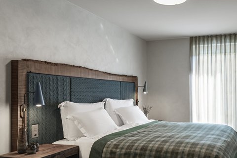 TSCHUGGEN GRAND HOTEL - Photo 9