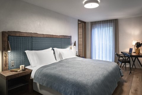 TSCHUGGEN GRAND HOTEL - Photo 14