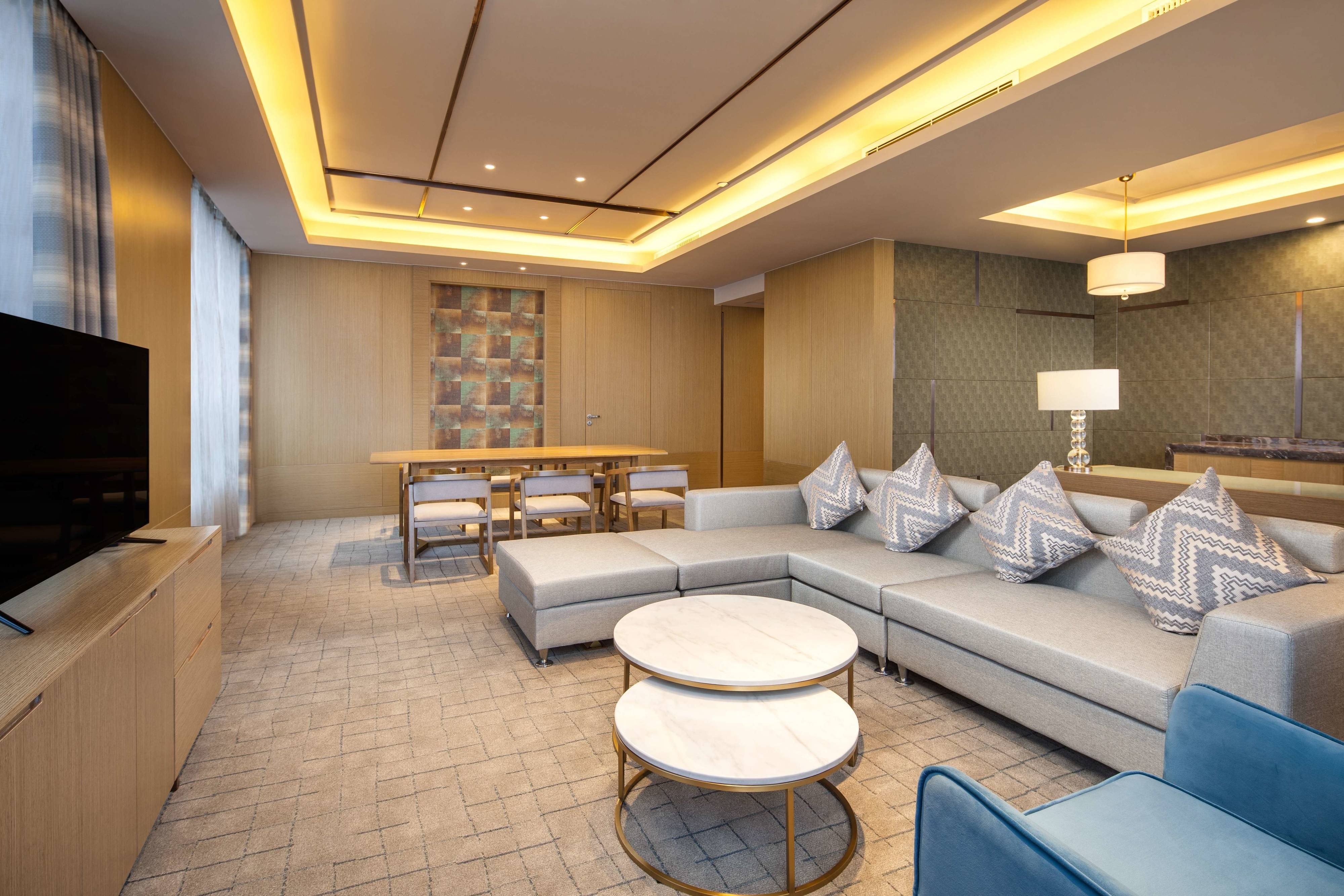 Four Points by Sheraton Hefei Baohe-guestroom-Club Suite.jpg